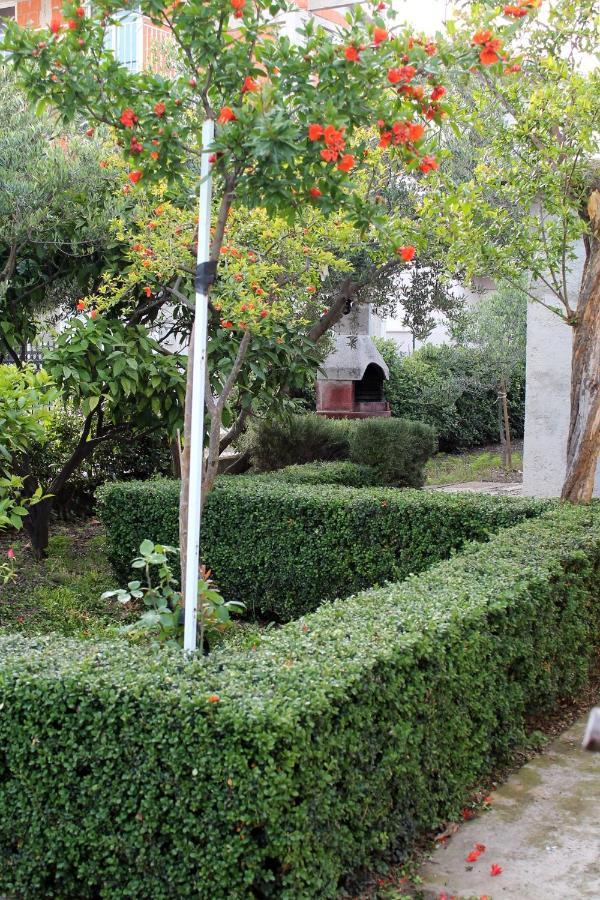 Apartments With A Parking Space Kastel Stafilic, Kastela - 5219 ภายนอก รูปภาพ