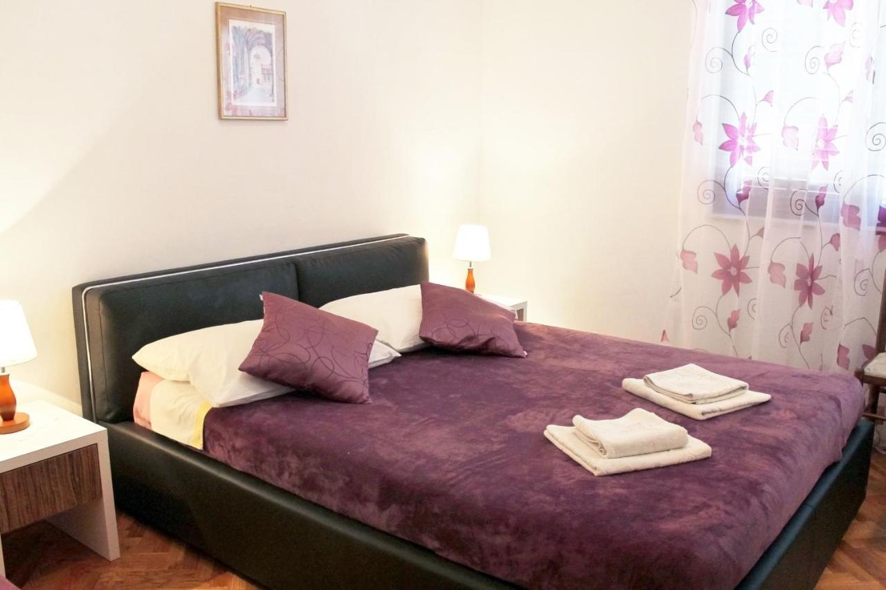 Apartments With A Parking Space Kastel Stafilic, Kastela - 5219 ภายนอก รูปภาพ