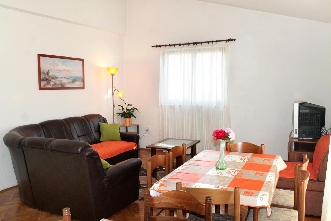 Apartments With A Parking Space Kastel Stafilic, Kastela - 5219 ภายนอก รูปภาพ