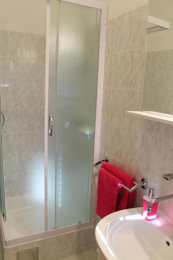 Apartments With A Parking Space Kastel Stafilic, Kastela - 5219 ภายนอก รูปภาพ