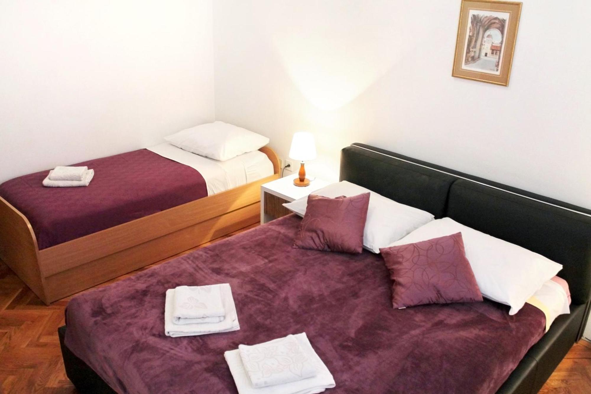 Apartments With A Parking Space Kastel Stafilic, Kastela - 5219 ห้อง รูปภาพ