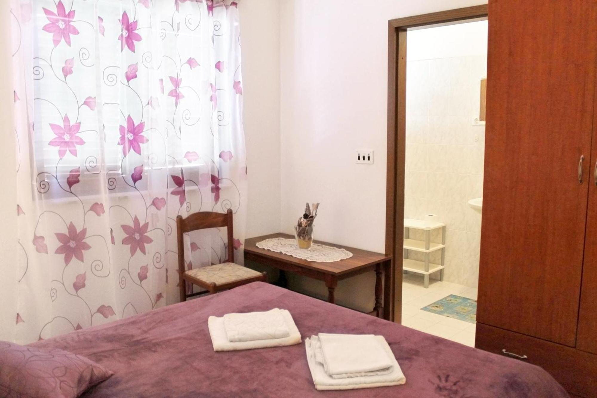 Apartments With A Parking Space Kastel Stafilic, Kastela - 5219 ห้อง รูปภาพ