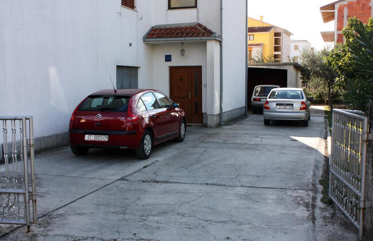 Apartments With A Parking Space Kastel Stafilic, Kastela - 5219 ภายนอก รูปภาพ